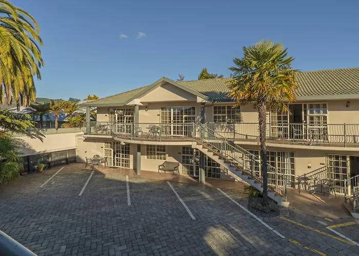 Motel Silver Fern & 5*