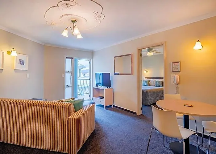 Motel Silver Fern & 5*